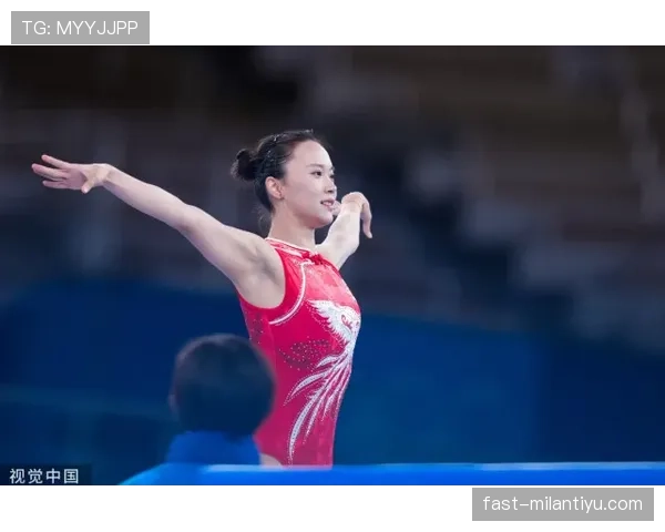 杨力维赛场冷面杀手,下了场背个小白包逛菜市场那画面太让人懵 杨力维赛场冷面杀手,下了场背个小白包逛菜市场那画面太让人懵